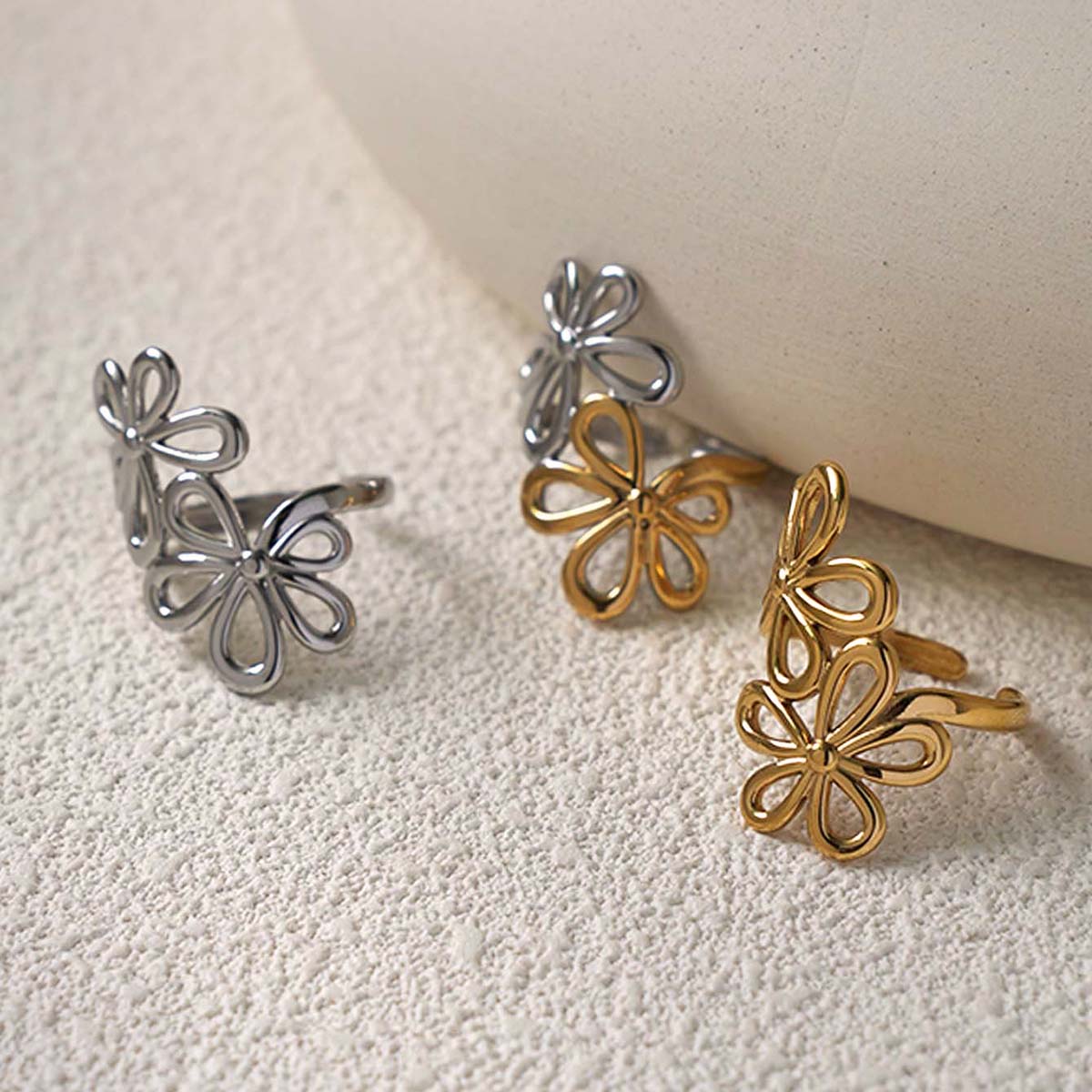 Annie Two Tone Flowers Ring