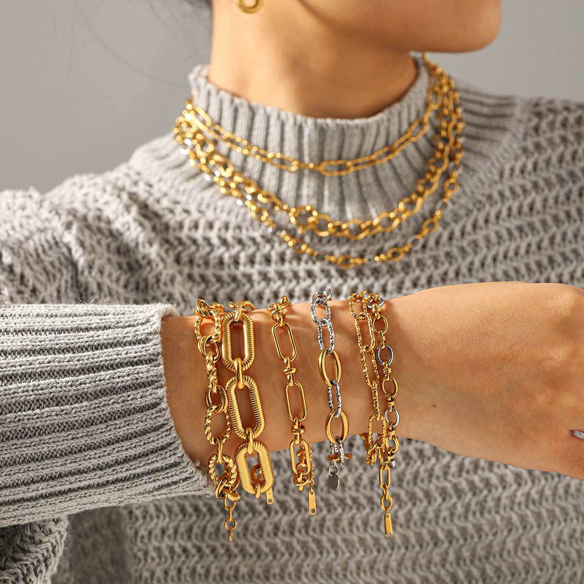 Daisy Gold Tone Chain Bracelet
