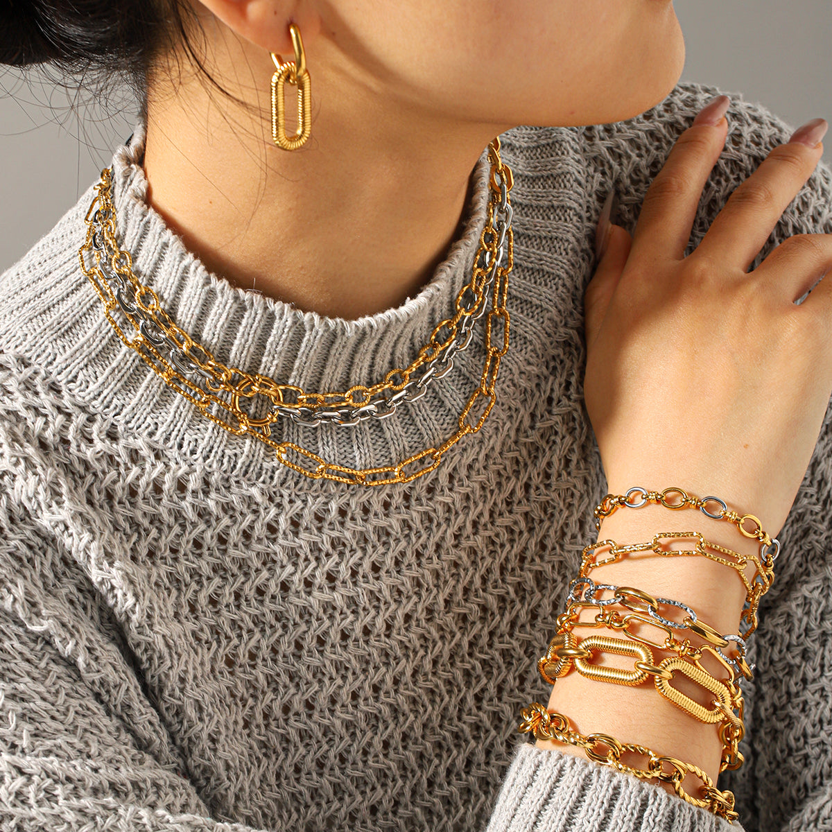 Daisy Gold Tone Chain Necklace