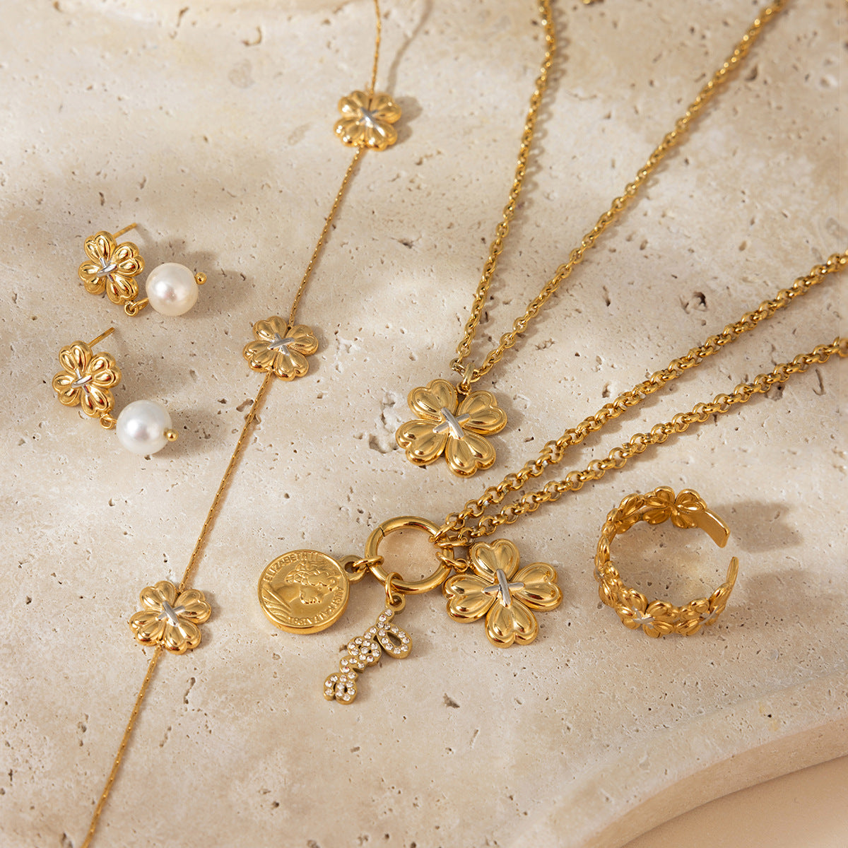 Violet Two Tone Single Clover Necklace
